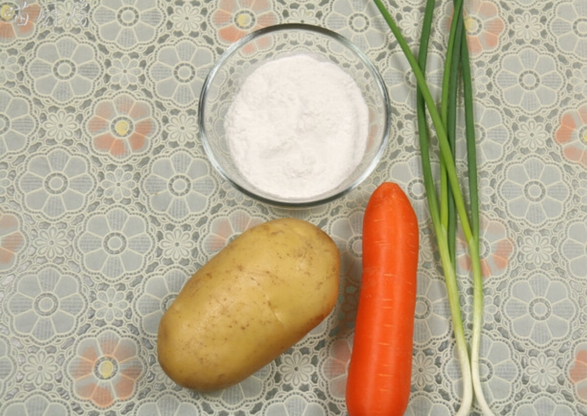 Картофель, крахмал, лук и морковь