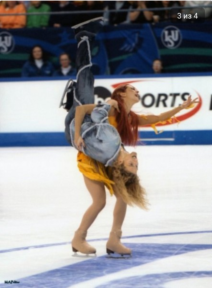 Фирменная поддержка "наоборот".Вариант необычный,но без сомнения запоминающийся