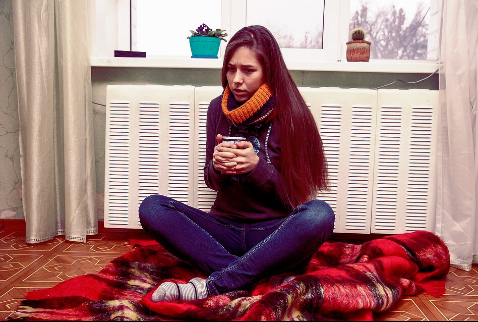 Холод в квартирах в межсезонье - явление не редкое. (Все фото в статье взяты со свободных источников).