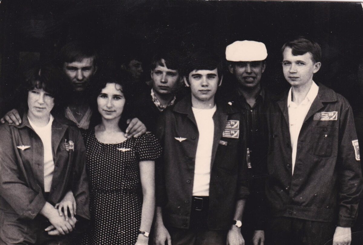 Стройотряд. Отец в центре. Фото из семейного архива автора.