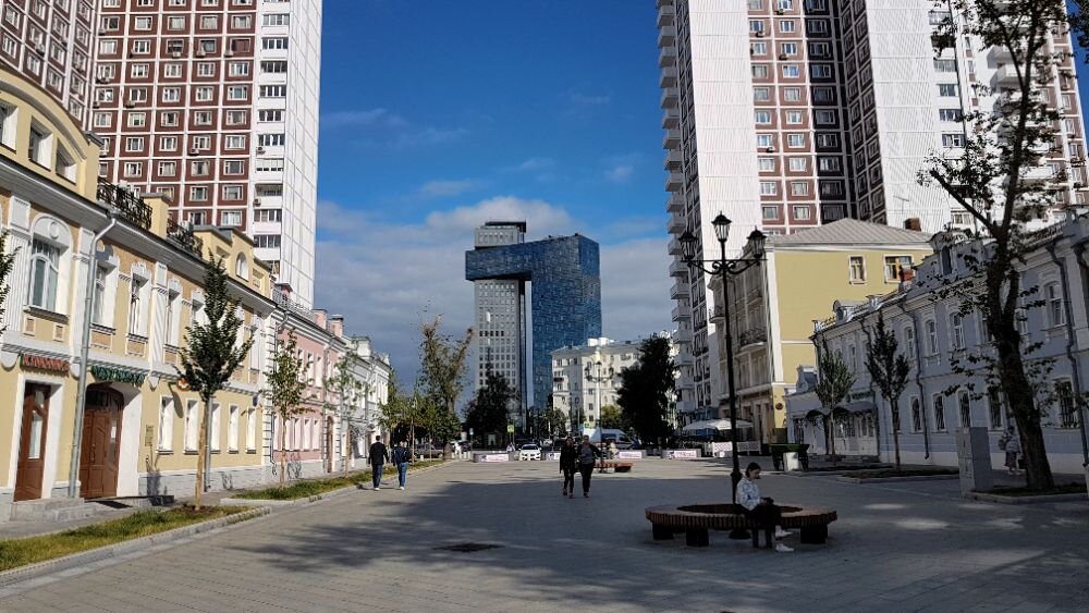 ул. Школьная, м. Римская. Фото сделано летом 2020. 