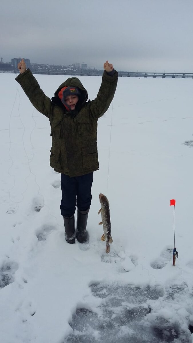 Первая щука, пойманная сыном!!! Извините за качество фото. Оно реальное, не постановочное!