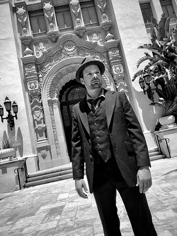 Кадр из фильма "Тысяча и одна жизнь доктора Мабузе" (2020)