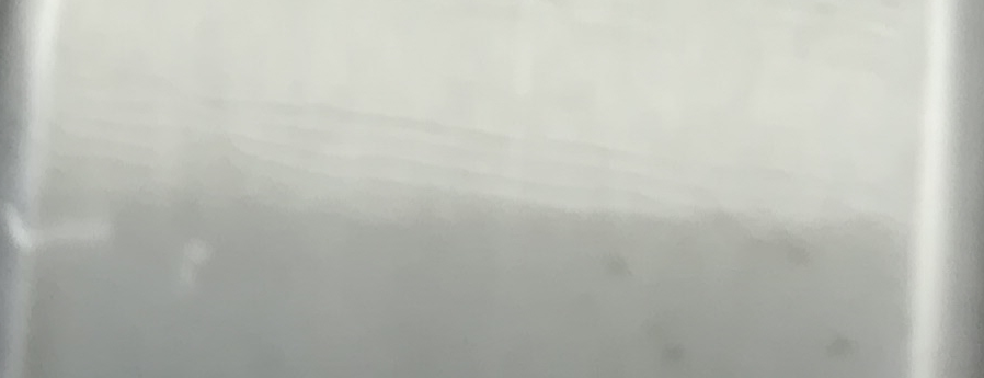 Более светлая часть вверху фото - менее глубоко протравленный участок, виден переход (полоса горизонтальная) между участками с различной глубиной травления.