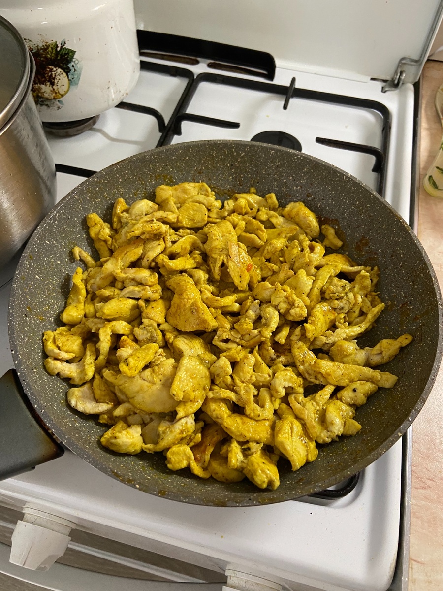 Золотистая получается ещё за счёт куркумы.