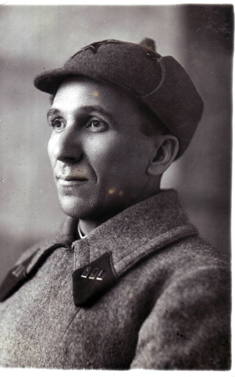 Сам Николай Максимович Ивахненко в 1937 году скончался от непродолжительной болезни в звании капитана государственной безопасности.