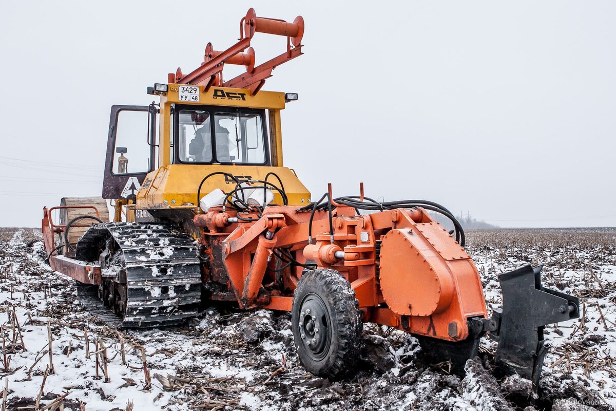 John deere 8235r. Зеленый трактор deutz fahr. Лтз-60 трактор. Трактор same deutz-fahr. John deere 6110m.