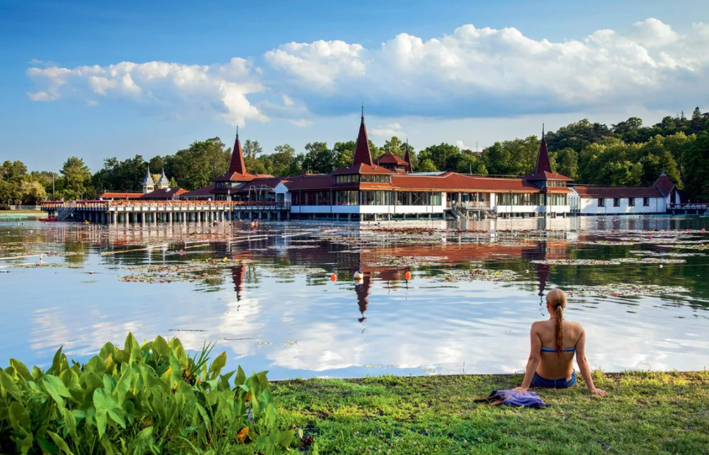 Отдых на озере Хевиз