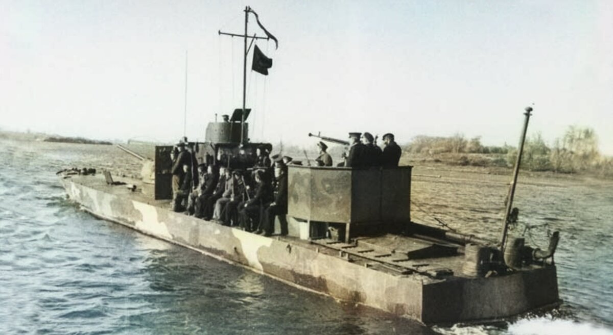 Бронекатера проекта 1125 составляли основу корабельного состава Днепровской  военной флотилии, действовавшей на реках Припять и Березина