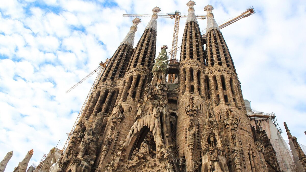 Саграда Фамилия, Испания