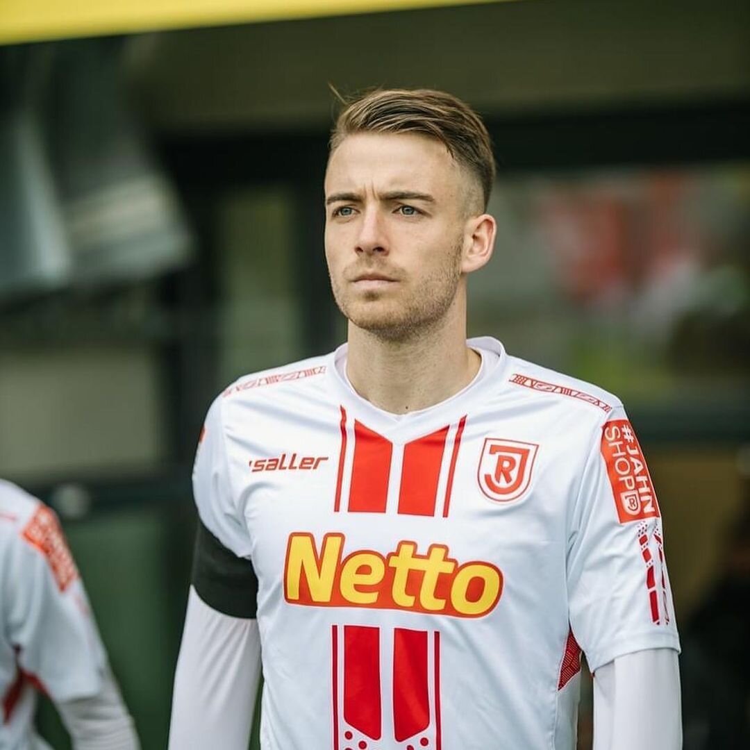 Макс Безушков