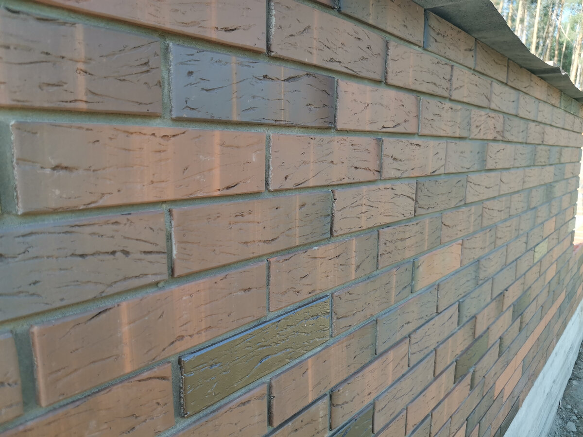 Полосы на кирпиче Браер