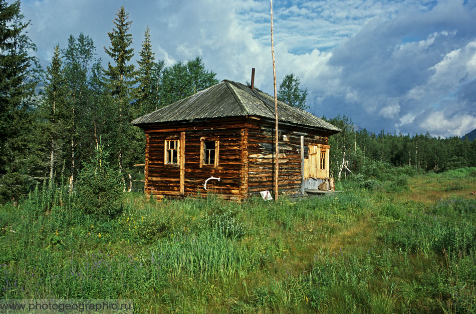 1. Жилая изба на Парнуке.