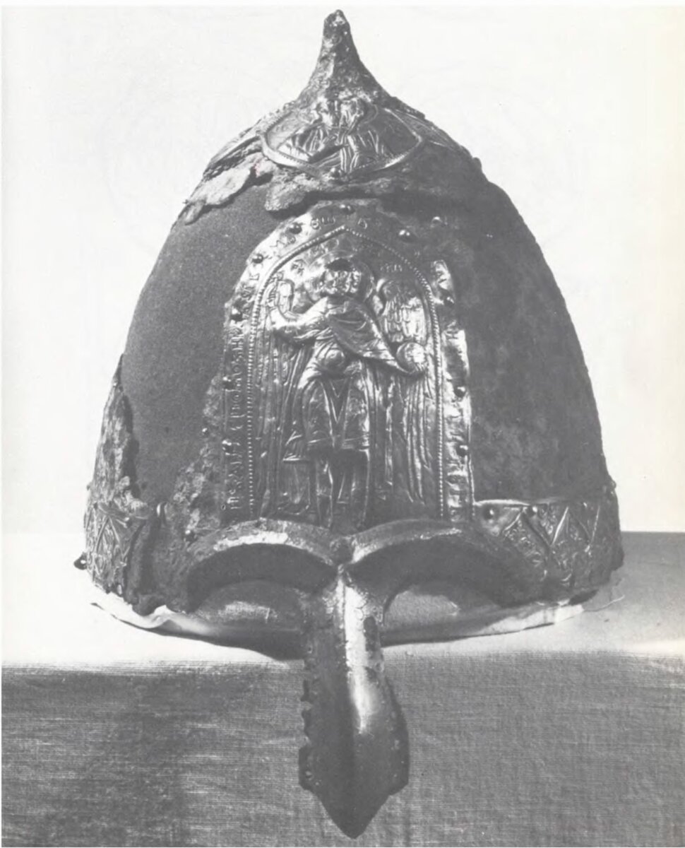 Шлем, принадлежавший одному из сыновей Всеволода Большое Гнездо. Найден на месте битвы между князьями.