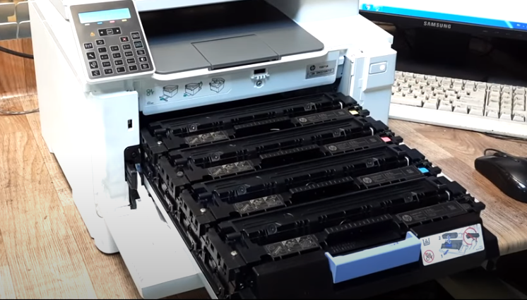 Поменяем черный оригинальный картридж на совместимый