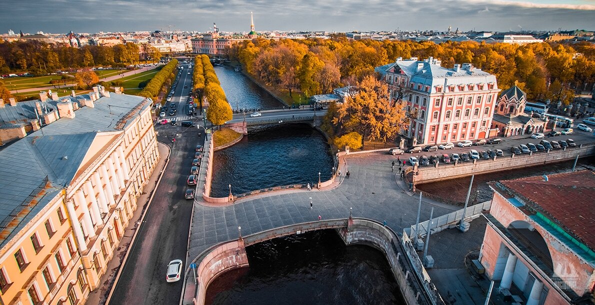 Где находится театральный мост. Малоконюшенный мост Санкт-Петербург. Малый Конюшенный мост в Санкт-Петербурге. Мало-Конюшенный мост в Санкт-Петербурге. Тройной мост в Санкт-Петербурге.