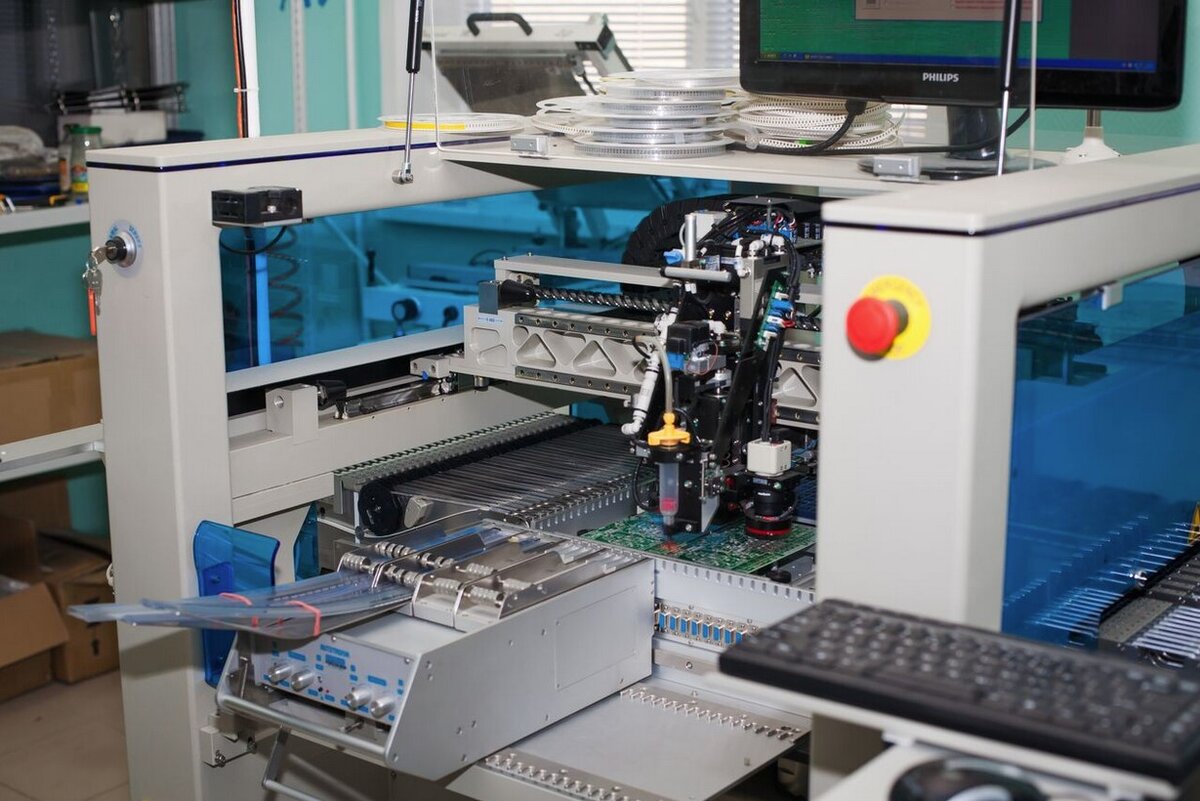 Автомат для установки SMD Autotronik