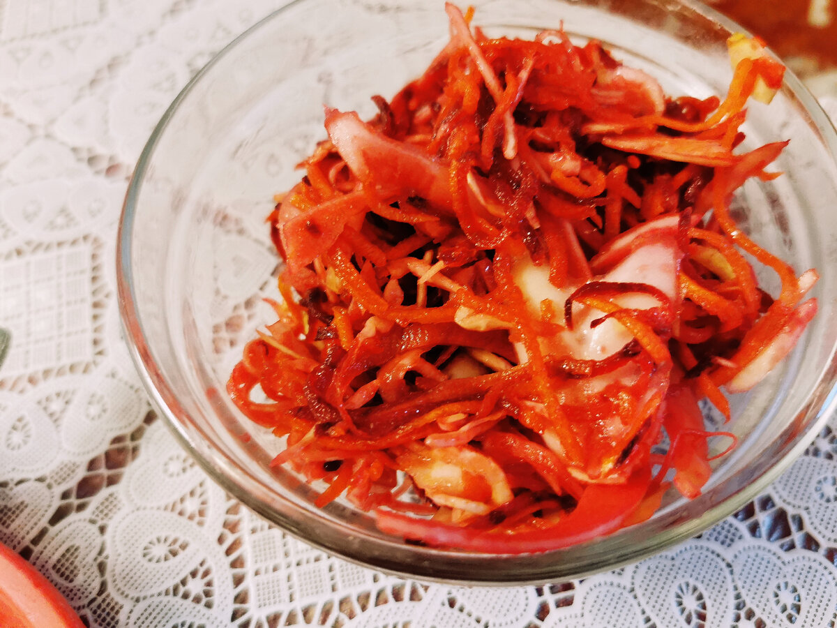 Салат из моркови, свёклы и сельдерея