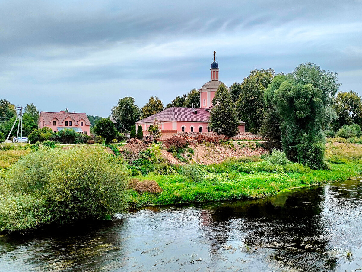 Церковь Воскресения словущего в селе Васильевское