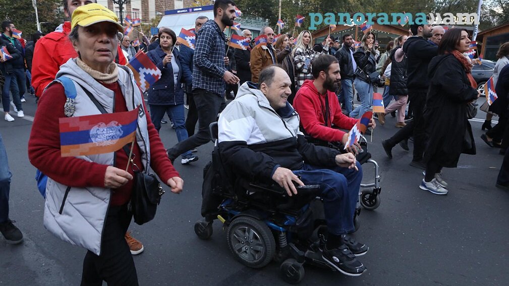 ЗАЯВЛЕНИЕ участников митинга в Ереване: Нагорный Карабах (Арцах) не может быть в составе Азербайджана. Фоторяд