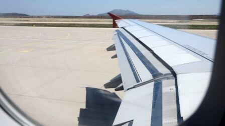 Примерно вот так выпускаются закрылки на взлете