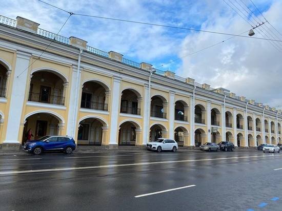     В 2021 году из Апраксина двора выселяли лавочников. ФОТО: МК в Питере
