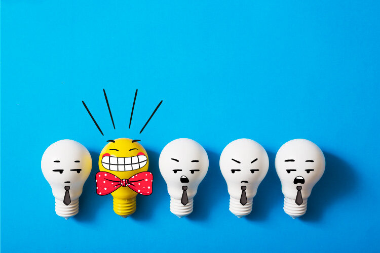 Выбирая между позитивом и негативом, мне лучше приготовиться к негативному варианту, а надеяться на лучшее. Фото с сайта: ru.freepik.com Автор: coolvector