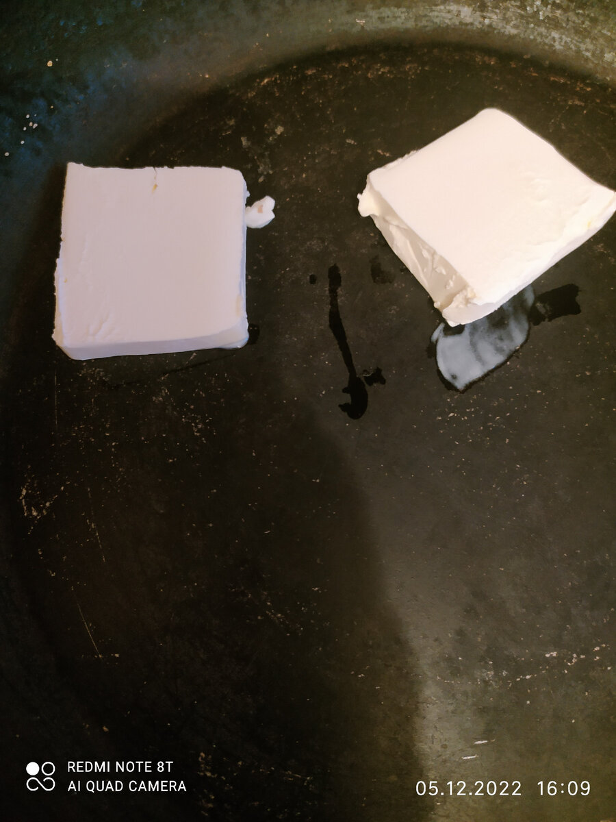 Масло на сковородке. Фото автора.