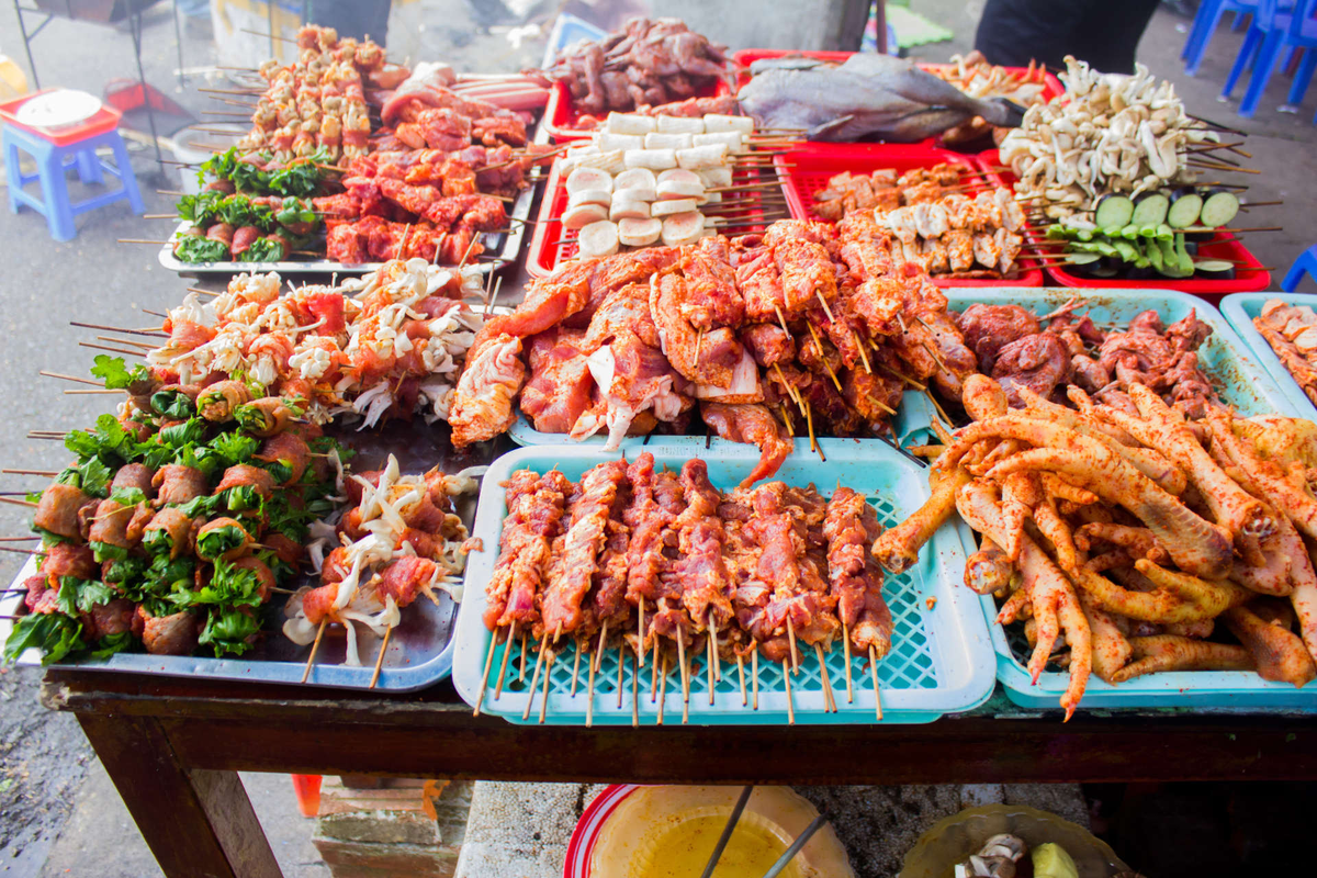 Стрит фуд Вьетнам. Нячанг уличная еда. Вьетнам уличная еда Нячанг. Нячанг морепродукты.