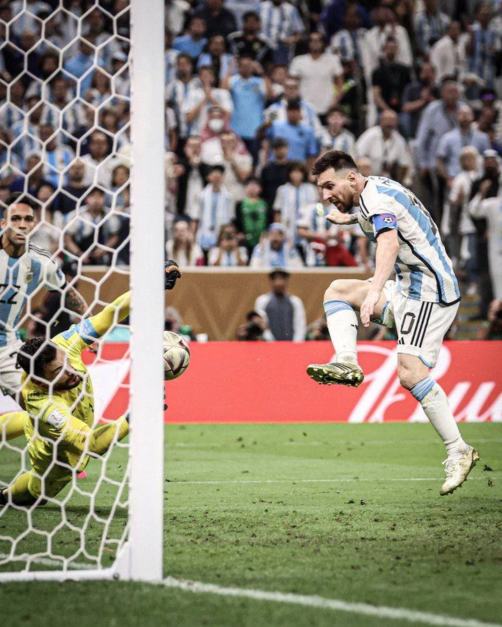 Третий гол Лионеля Месси в ворота Уго Льориса