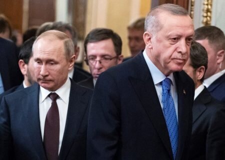    В преддверии встречи с Путиным Эрдогану напомнили, что он не союзник России