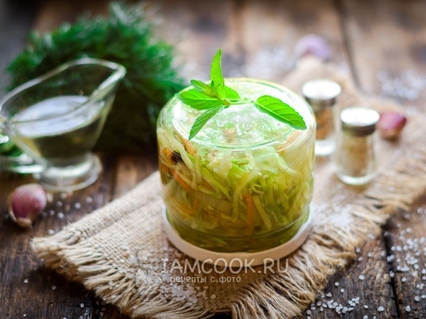 Остренькая закуска из кабачков на зиму (очень просто и без стерилизации)