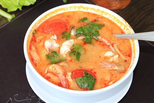 Пробую суп Том Ям в Таиланде и не влюбляюсь