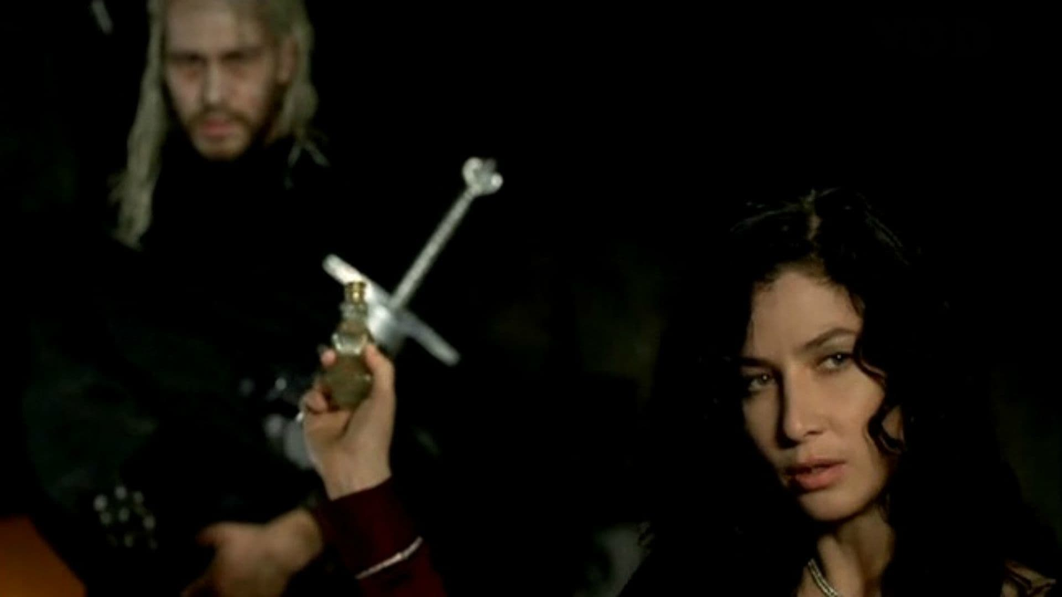 Ведьмак польский сериал лютик. Ведьмак сериал михал жебровский 2002. Ведьмак польский сериал. Ведьмак михал жебровский и генри кавилл. Ведьмак сериал 2002 йеннифер.