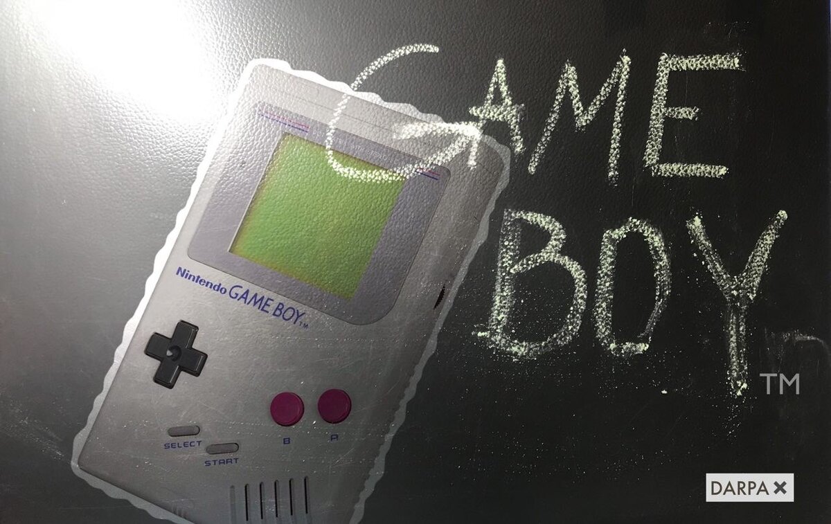 Первый Nintendo GameBoy. Фотографии DARPA✖ с использованием фото из commons.wikimedia.org