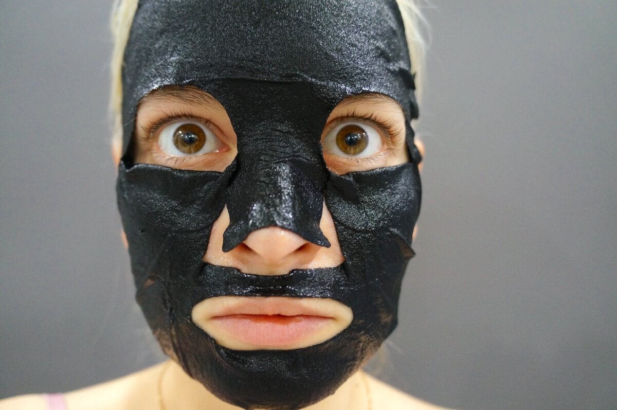 Почему у меня такой испуганный взгляд? Фотоаппарата что ли испугалась))