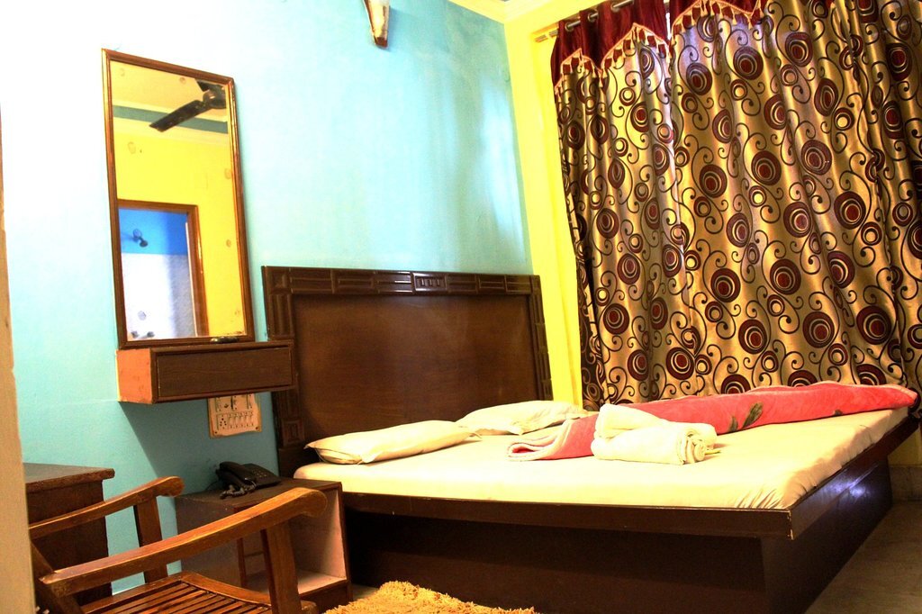 Пролистайте галерею, чтобы посмотреть как выглядит отель 2* в Нью-Дели, Индия