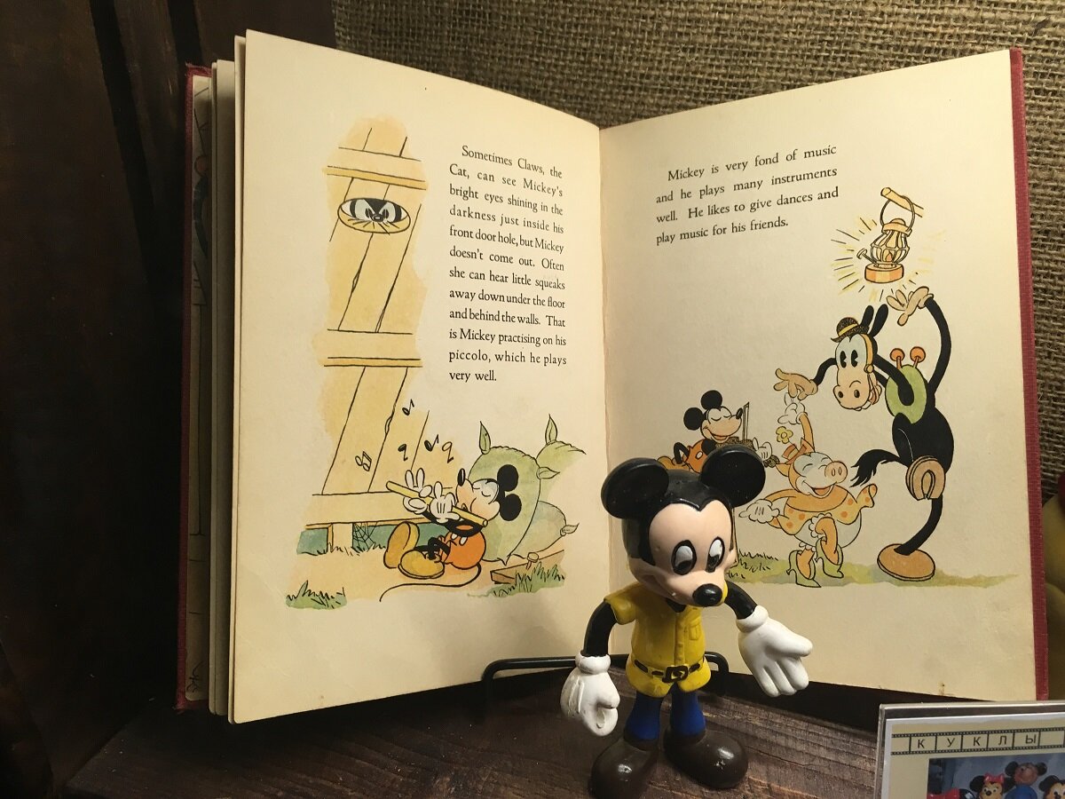 В музее воссоздана атмосфера гаража Уолта Диснея.