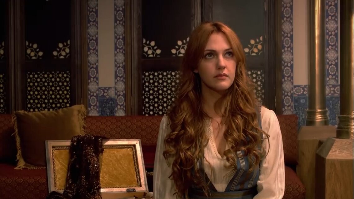 Мерьем Узерли в роли Роксоланы 