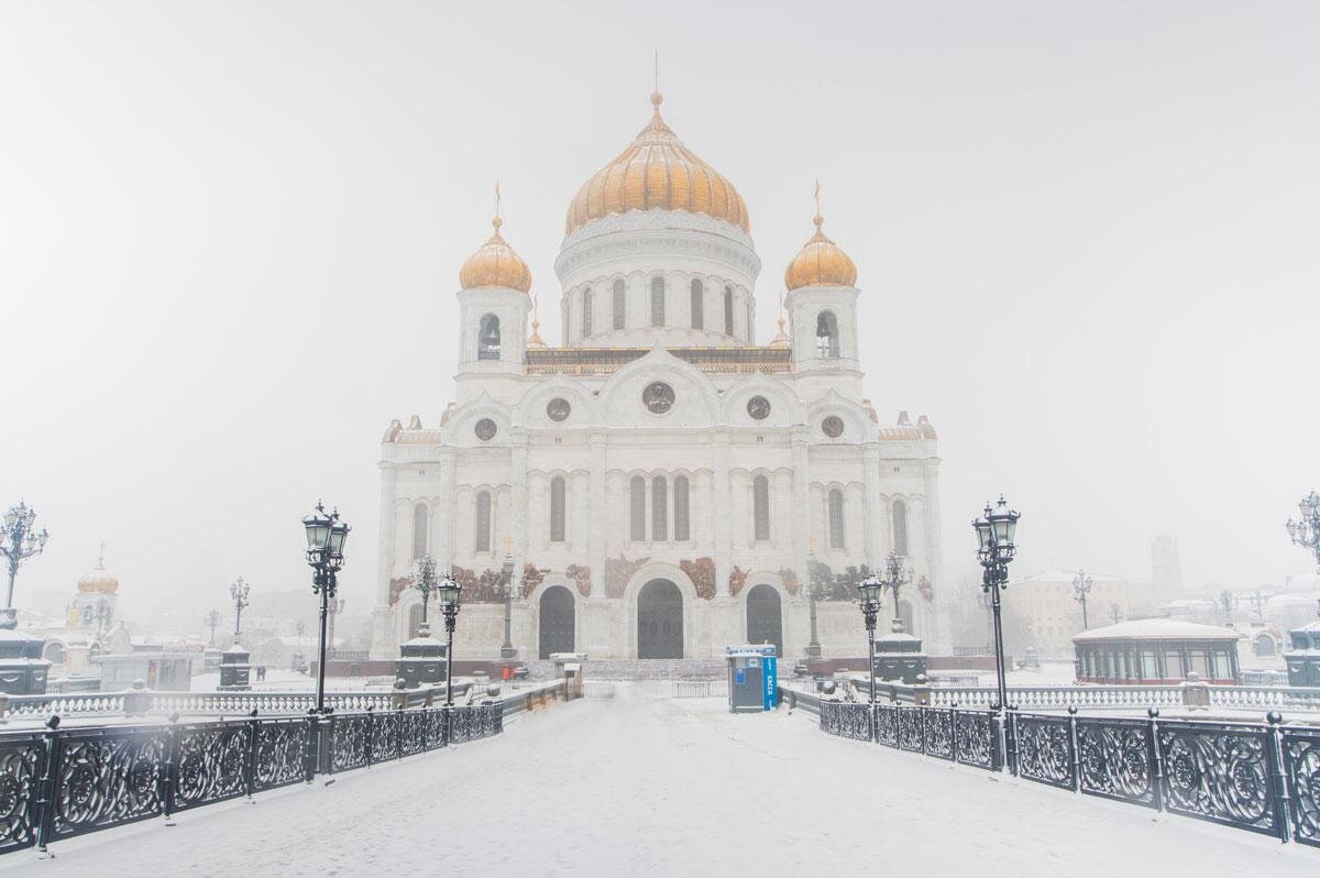 Храм христа спасителя в москве зимой