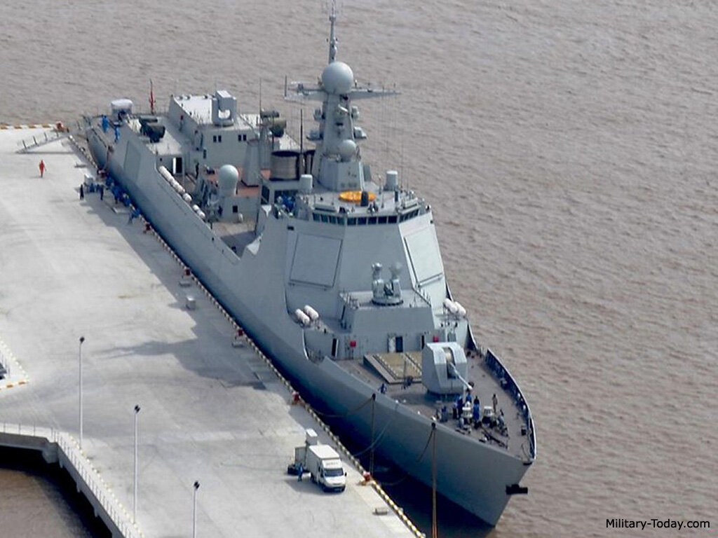 Эсминец тип 052D.