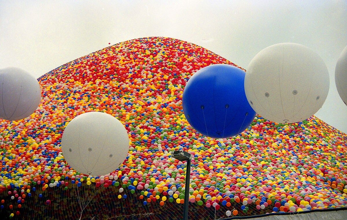 G шара на шару. Фестиваль воздушных шаров в Кливленде в 1986. 1986 Шарики Кливленд шарики. Balloonfest 86. Воздушный шарик.