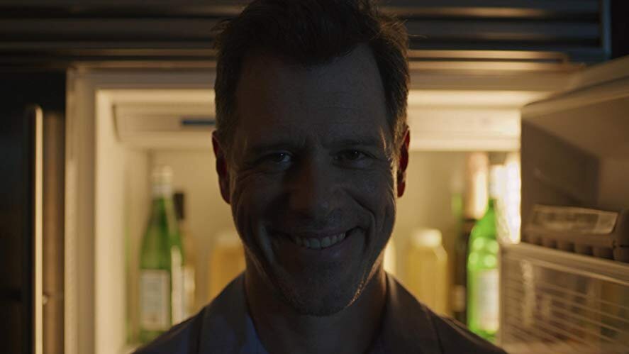 кадр из сериала "Зло"