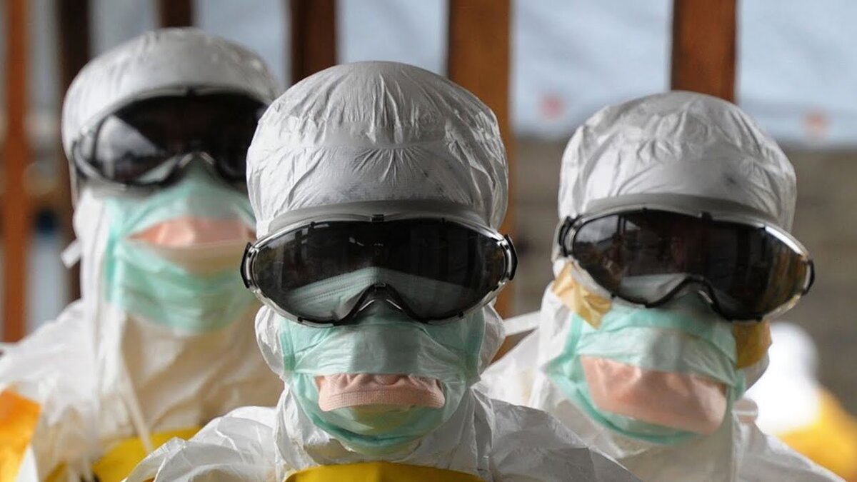 Работники  больниц.