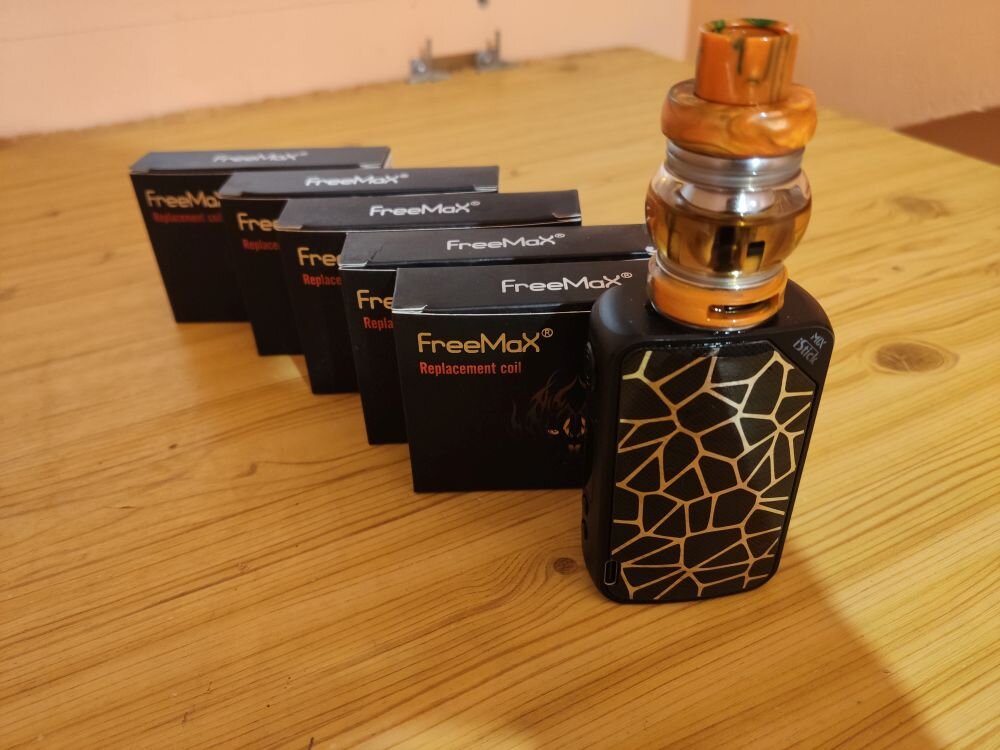 Pod kit обзор. Freemax Gemm 25w. Freemax Gemm 25w Box pod обзор. Freemax Gemm g3 Black.