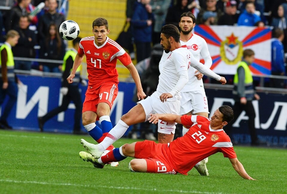 Матчи сборных России и Турции в прошлой Лиге Наций подарили намприятные эмоции. Россия оба матча выиграла. Источник фото: Яндекс.Картинки