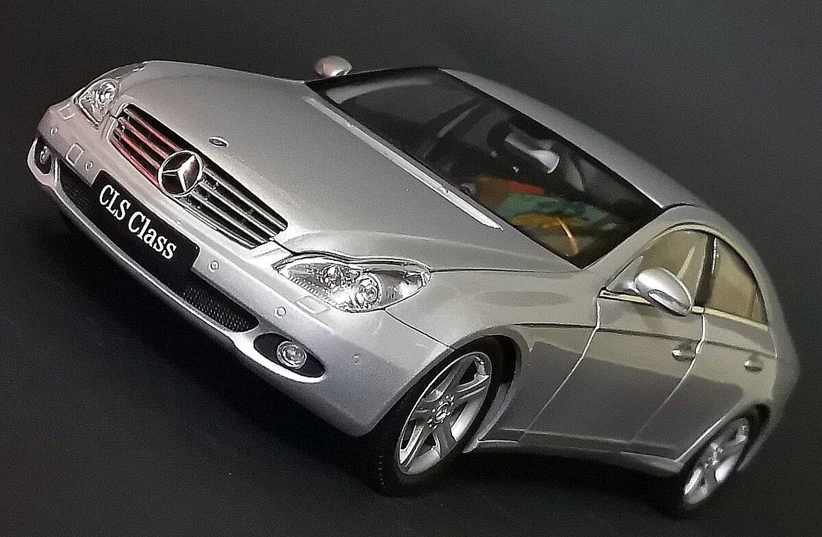 Mercedes CLS500 C219 2005 1/18 Kyosho №08401S