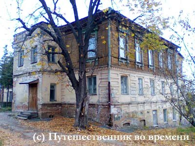 Типичный дом дореволюционной постройки. (с) Путешественник во времени