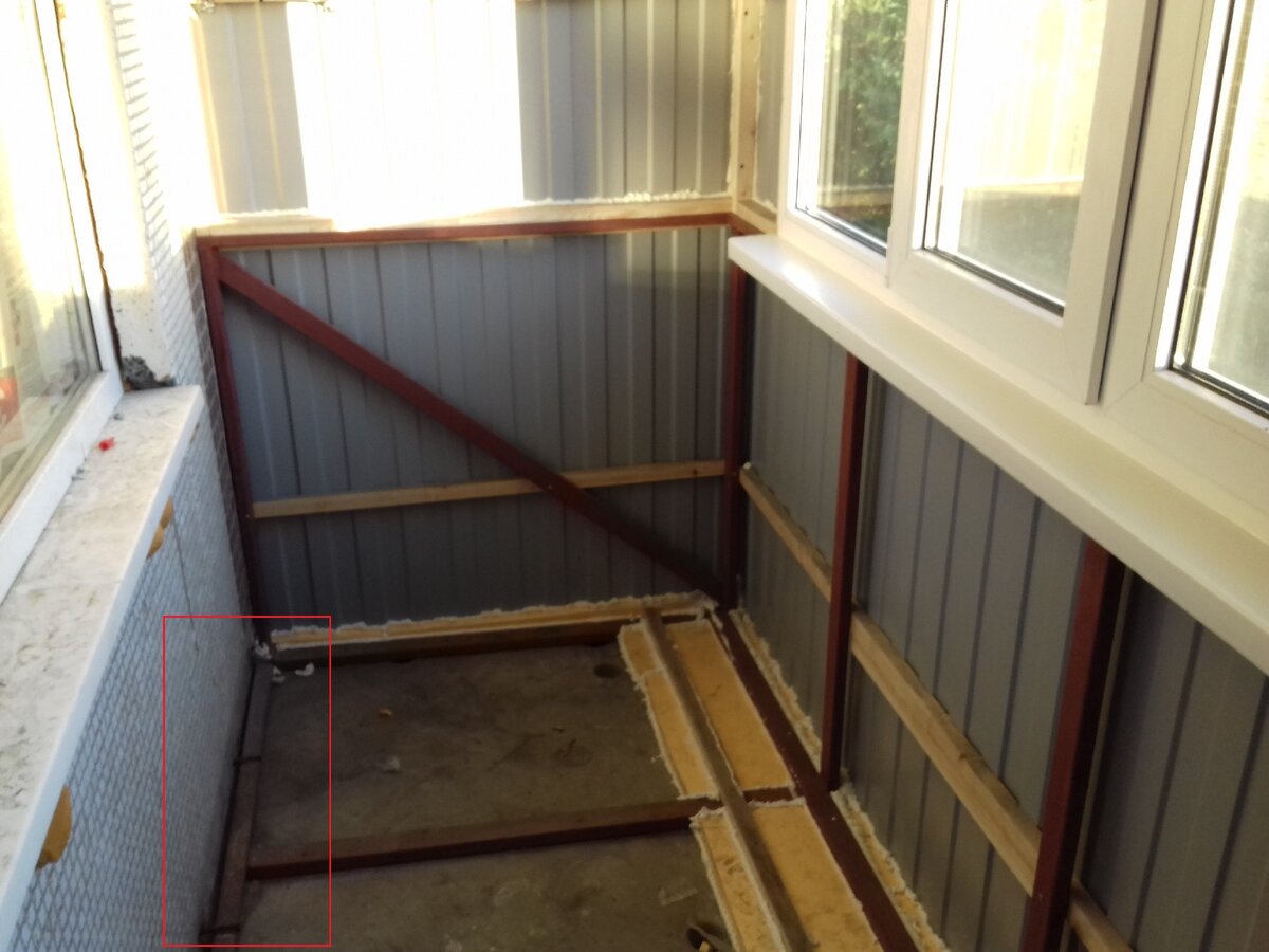 Не нашёл фото по ближе, но и тут видно.