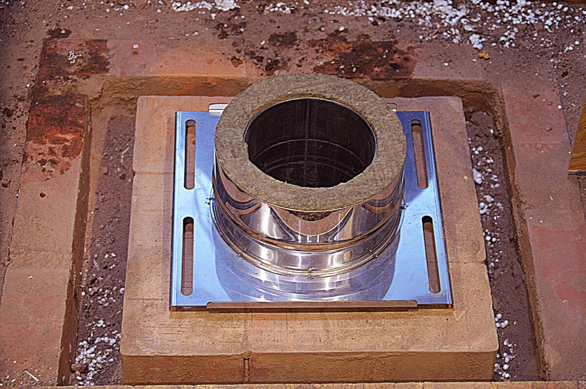 Переход с кирпичного дымохода на сэндвич